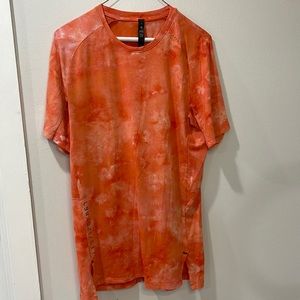 Lululemon Workout T shirt size medium